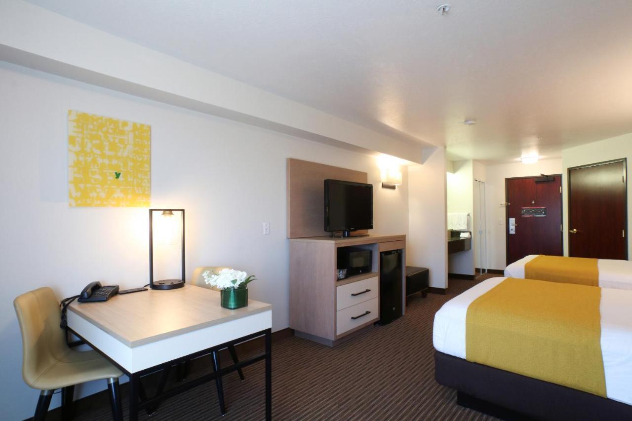 Hotel Oxford Spokane Valley