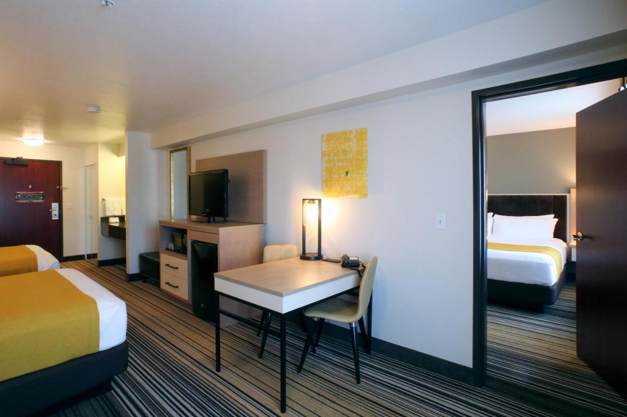 Hotel Oxford Spokane Valley